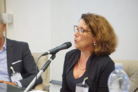 Il Prof. Delisa dell’Ospedale Santissima Trinità al tavolo dei relatori