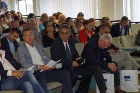 Il Prof. Delisa risponde alle domande della platea