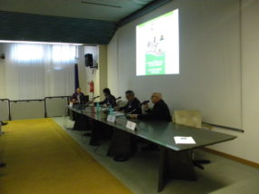 Il tavolo dei relatori durante l’apertura della 2ª Giornata Sarda sulla calcolosi urinaria