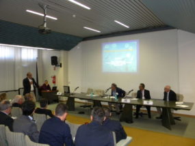 Un momento della discussione fra la sala e il tavolo dei relatori