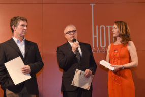 Relatori e organizzatori sul palco del T Hotel di Cagliari